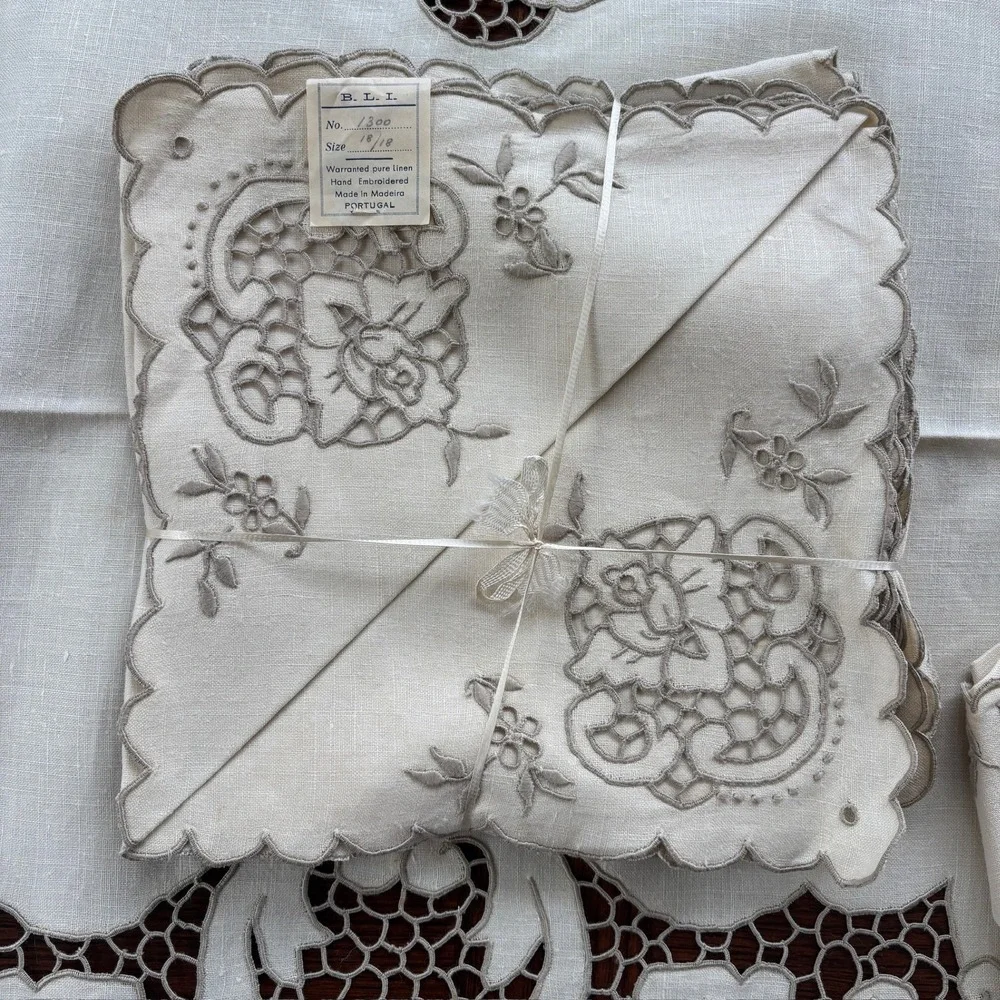 Vintage BLI Madeira Hand Embroidered Pure Linen Tablecloth Napkin Set Portugal